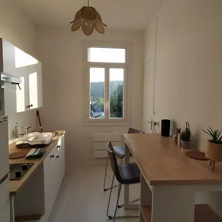 Le Nid Normand Avec Terrasse - Stationnement Facile Et Gratuit - 5 Min Seine Apartment Deville-les-Rouen